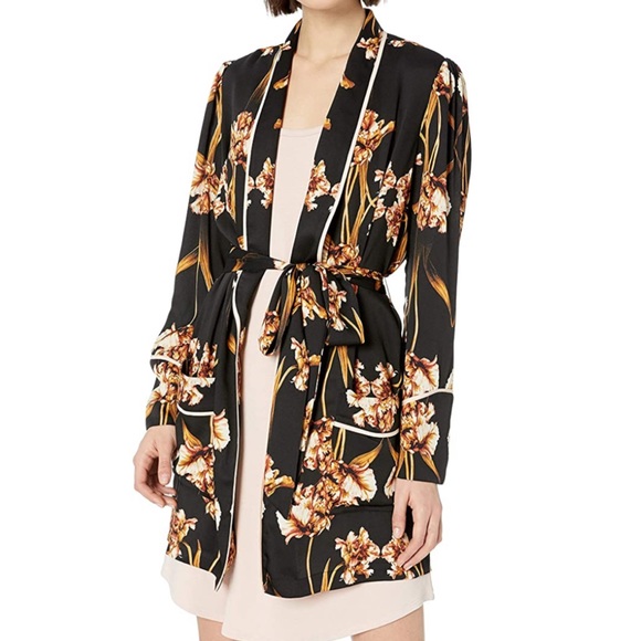 BCBGMaxAzria Robe/Jacket/Dress - Picture 4 of 8